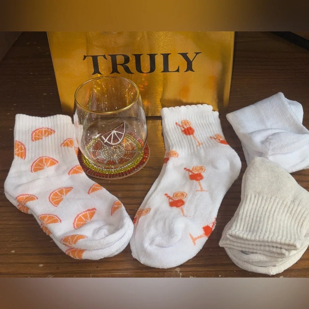 Oranges & Cocktails Tumbler & Socks Set